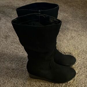 NWT- Black Suede Look Boots with small wedge heel Girls 4